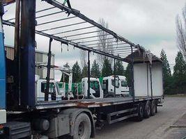 Trailor Tautliner accidentée - 3 essieux - 13.60 m - chassis déformé - bache brûlée - pas de roue de secours