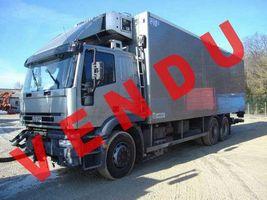 IVECO 240 E 42 - camion frigorifique 6x2 cabine profonde 5.20 m 738248 km gris