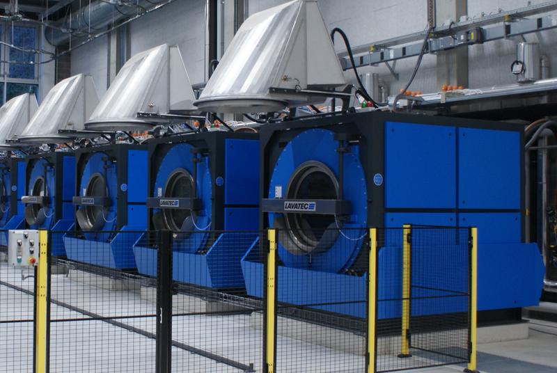 Laveuses automatiques 100% - 120, 200 et 300 kg basculantes pour vêtements et tapis