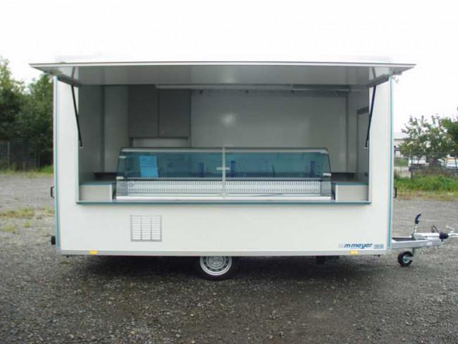 Remorque de vente WM MEYER « Vitrine Frigorifique » - 3 dimensions de 3,00 x 2,06 x 2,30m à 4,00 x 2,16 x 2,30m