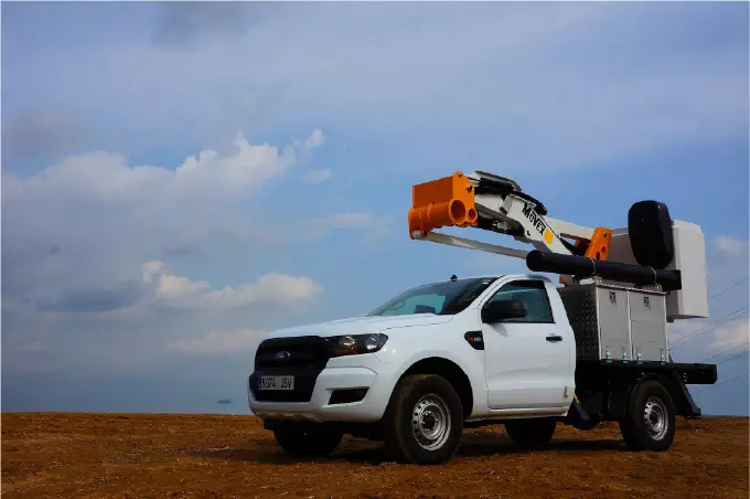 Nacelle élévatrice articulée ATL 14 sur pick-up - hauteur de travail 13,2 m