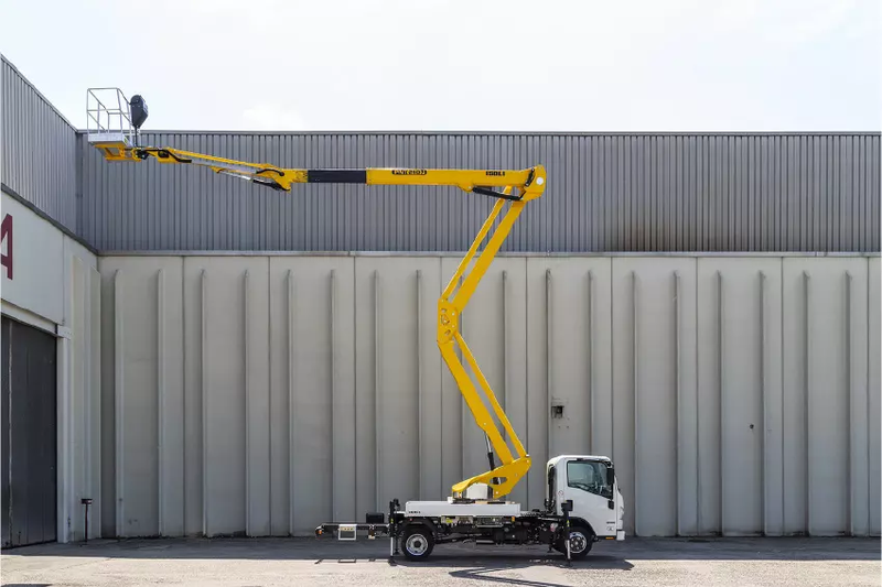 Nacelle élévatrice articulée PNT 210 JD4 sur VL - hauteur de travail 20,5 m