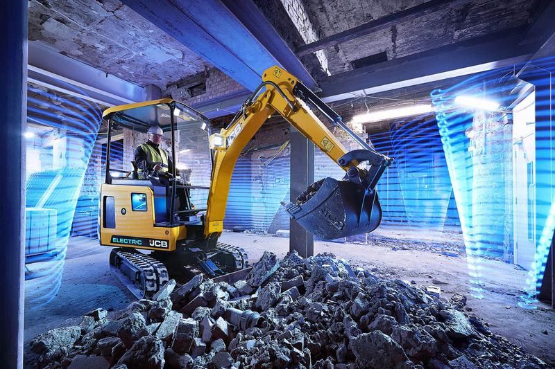 Mini Pelle JCB 19C-Electrique - 1862 kg, profondeur de fouille 2819 mm, hauteur de chargement 2818 mm