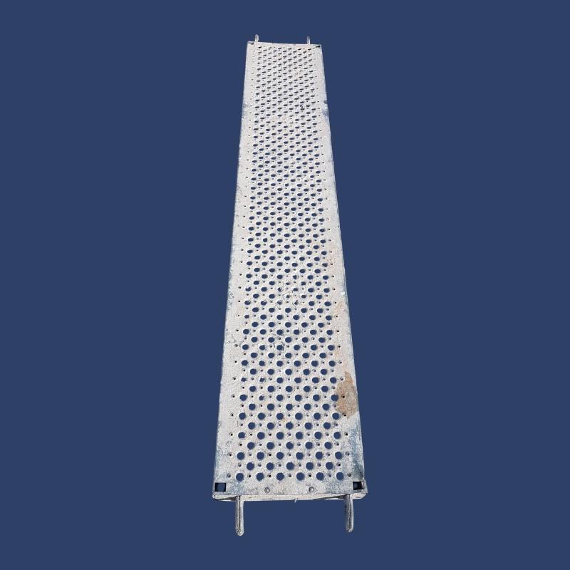 Plancher acier RCE 200 - 2 m x 0,36 m - Crochets sertis - Classe 3 - occasion