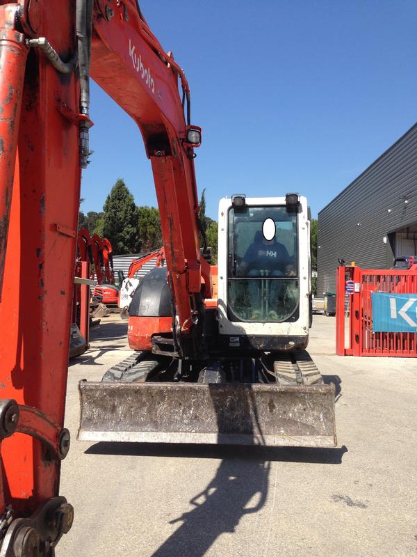 Mini pelle KUBOTA KX080-3 occasion - 3226 heures, cabine climatisée, 3 godets 350/800/1700