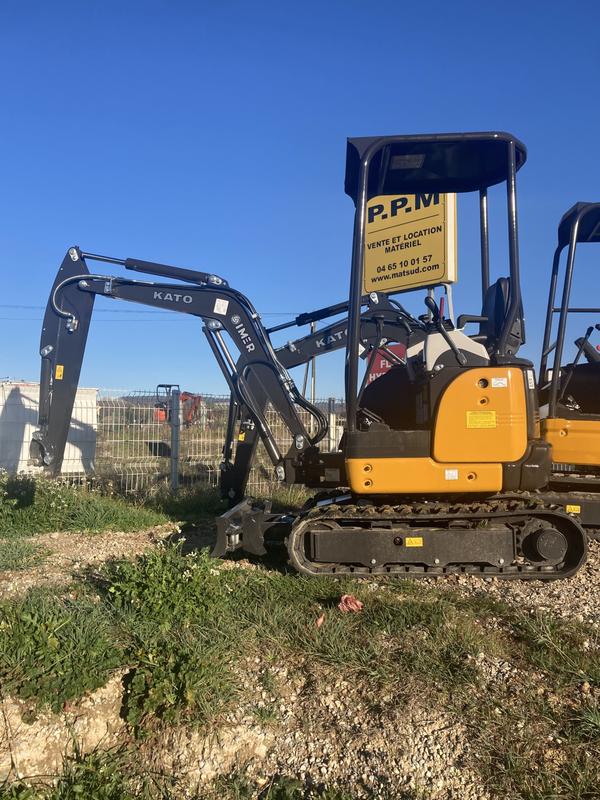 Mini-Pelle Kato 17VXE neuve - puissance compacte et polyvalence sur le terrain