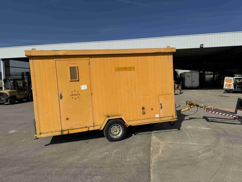 Roulotte de chantier avec wc - année 2005 - modèle roulotte - référence 11695