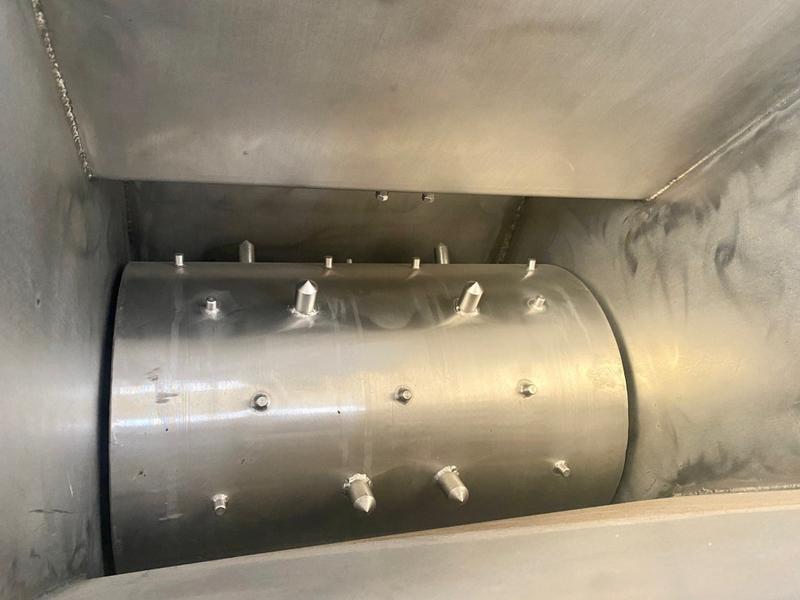 Machine à briser les blocs de glace d'occasion - Acier inoxydable, capacité 3000 kgs/heur, 1750 mm de long