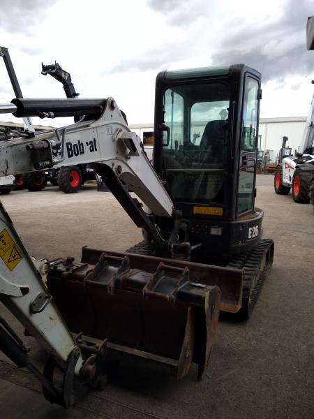 Pelle E26 BOBCAT d'occasion - 2.5 tonnes, 3 godets ARDEN, 1 111 heures