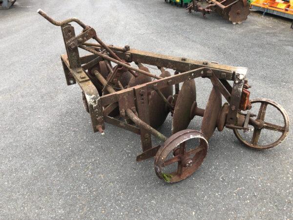 Déchaumeuse à disque d'occasion - Attelage 3 points avec deux roues - 400 kg