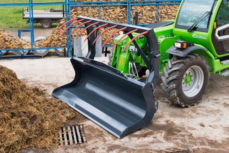 Godet multi-services avec griffe - corps monocoque, flancs amovibles, dents soudées ou forgées