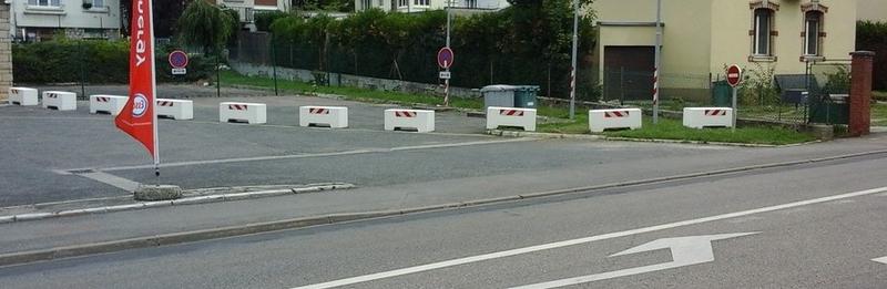 Plot de sécurité et lestage en béton Patou - forme carrée et rectangle, capacité de 300kg à 1,8t