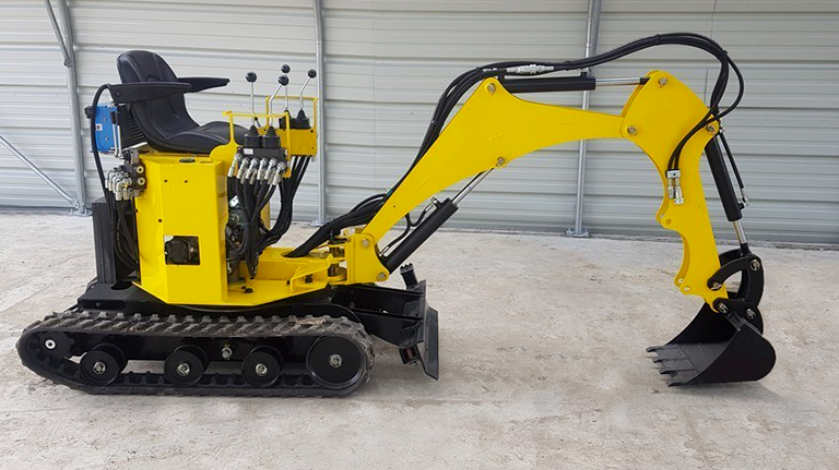 MINI-PELLE Phoenix 400 - 14cv - 850 Kg - 1,70 m Hauteur - 83 cm Largeur