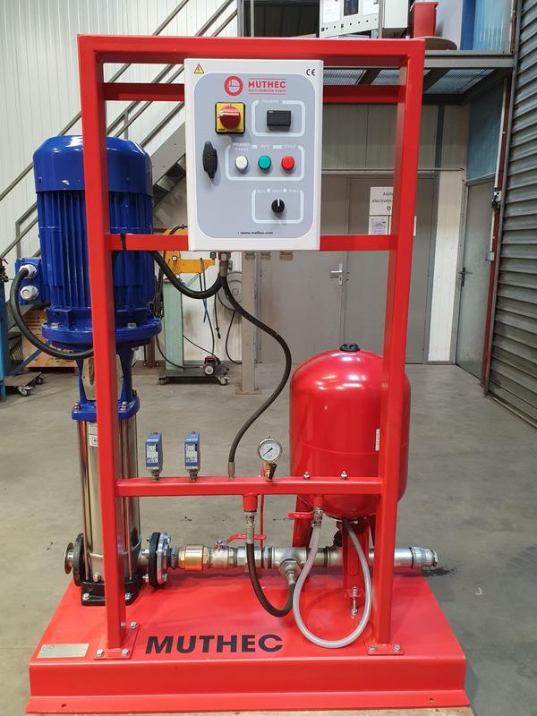 Pompe jockey pour réseau de défense incendie - châssis acier galvanisé à chaud et support d'armoire en acier peint
