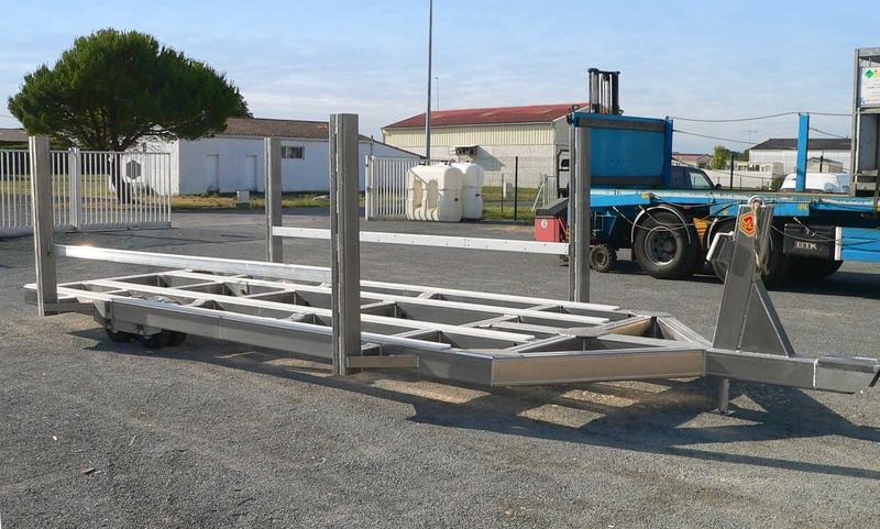 Remorque de mise à l’eau en aluminium fond plat - 1 ou 2 essieux, roues fixes ou articulées