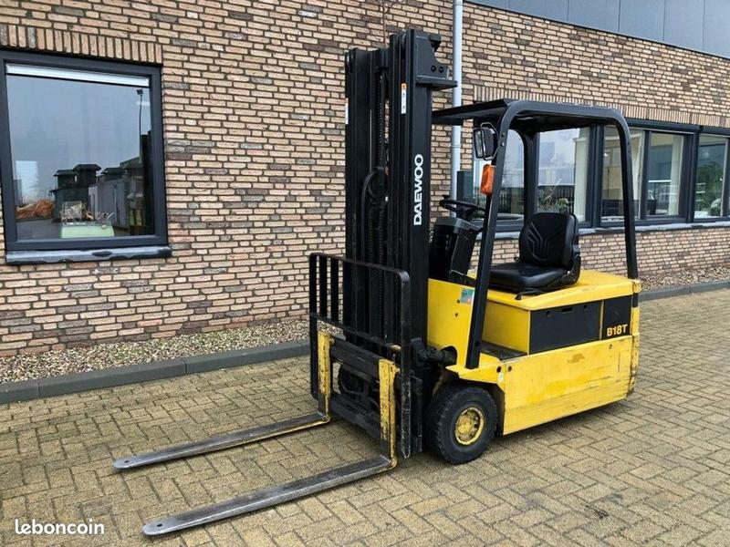 Chariot élévateur Daewoo B18T-2 - 1 800 kg - 4 750 mm d'élevation - mât triplex haute levée libre