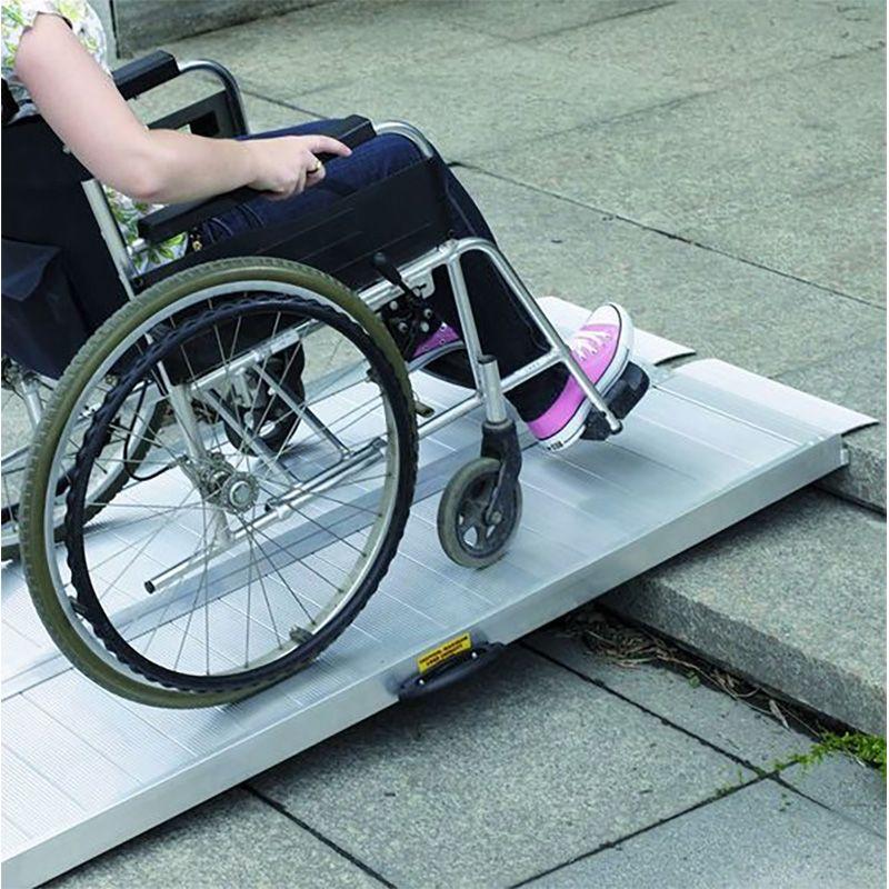 Rampe d'accès pliable et transportable en aluminium - Longueur 1250 ou 1780 mm - Charge 300 kg - Réf. SDFR602