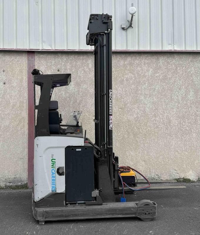 Chariot retractable Nissan UMS200 - 2000kg 7950mm triplex 2015
