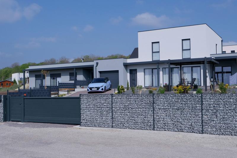 Clôture gabion - plastifiée acier galvanisé, anthracite RAL 7016, maille 100x38 mm, hauteur 0.60 à 1.80 m, longueur 2.00 m