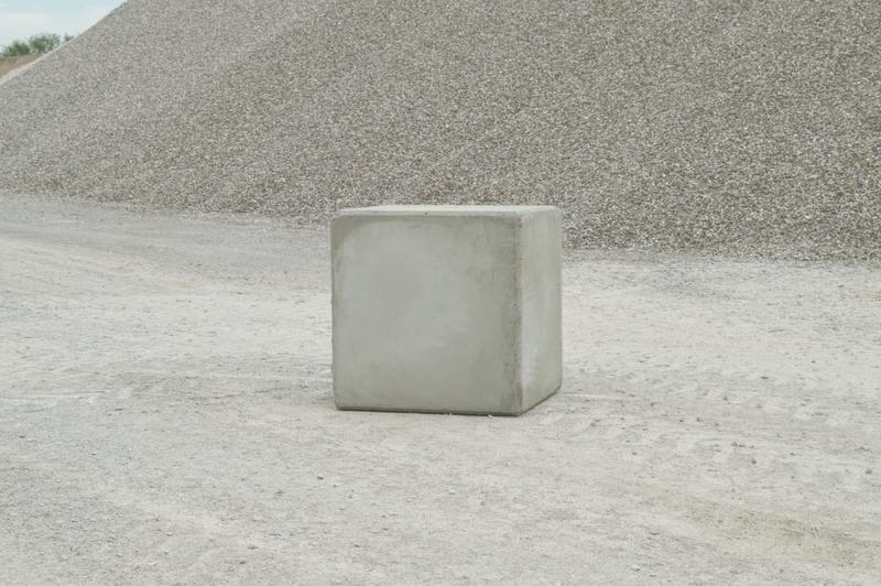 Bloc béton SECURIBLOCK 80-080L - 80 cm x 80 cm x 80 cm - 1,2 tonne - Sans passage de fourches - Sans crochets