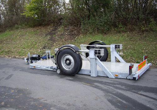 R 4000 - Remorque plateau à essieu escamotable - Charge utile 4200 kg, PTC 6300 kg, freinage à air avec ABS