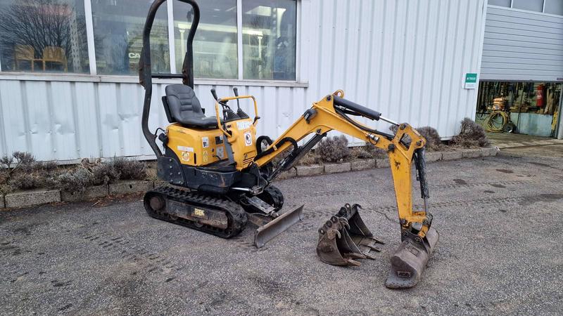 Minipelle Yanmar SV08-1A de 2017 - 1900 heures - voie variable hydraulique 68 à 84 cm - godets 20, 40 et 80 cm