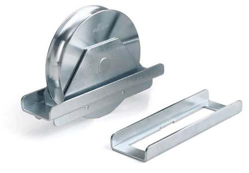Roulette galet acier galvanisé à clipser pour portail coulissant - gorge demi-ronde D16mm, diamètre 80mm, portée 250Kg