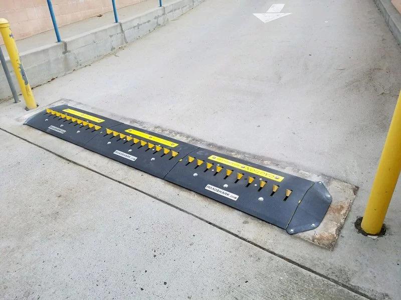 Herse anti intrusions RKSM - mode mécanique ou automatique, blocs de 1m assemblables, lames ajustables de 7,5 cm à 11 cm