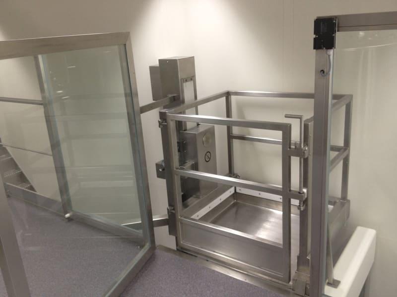 Potence type monte-charge Servolift - plateforme pour transport vertical de matériel et personnes