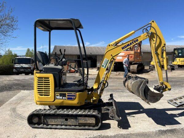 Mini-pelle KOMATSU PC16 1.5T – Polyvalente et stable