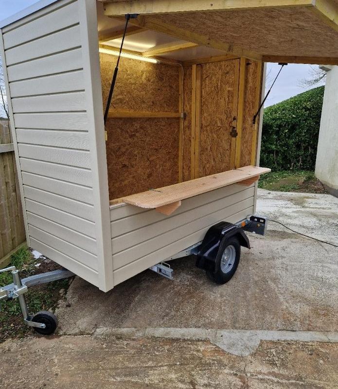 Remorque boutique neuve MON CAISSON - Trigano 2023 - PTAC 500 kg - 3 m de long - Fourgon fermé