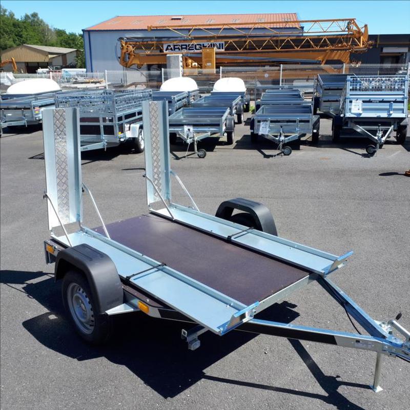 PORTE QUAD avec rails et rampe de montée dimensions 2000 x 1400 mm