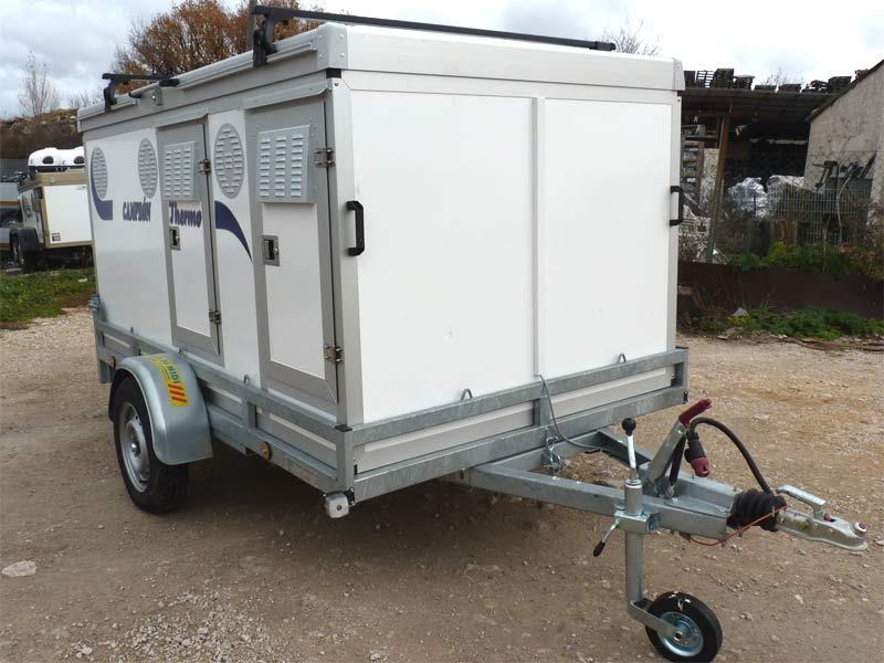 Remorque Royal pour 6 chiens - dimensions 2570 mm x 1520 mm, PTC 750 kg, freinage par inertie, 8 anneaux d'amarrage