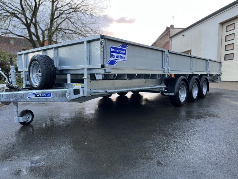 Remorque Ifor Williams LM187 triple essieu - 3 essieux, roues 12', 5.47 m de long, 2.25 m de large, 3500 kg PTAC