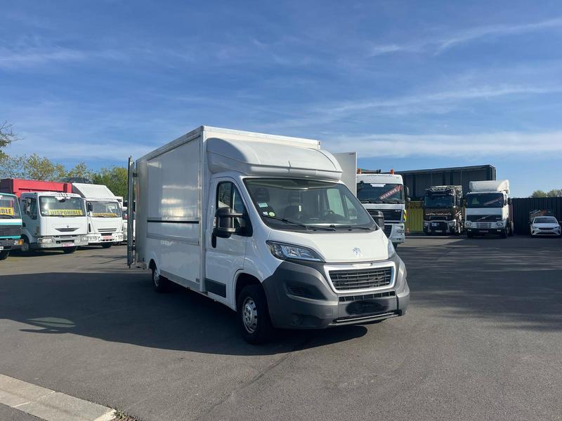 Food Truck X17 - Boxer Diesel 2018 - PTAC 3 T 500 - Charge Utile 0 T 300
