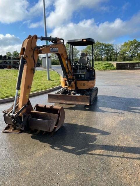 Case CX35B - Mini-pelle sur chenilles - 2016 - 3886 h - Attache rapide Morin - 3 godets