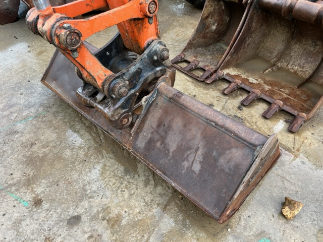 Pelle sur chenilles HITACHI ZX 85US-6 - Année 2017 - 3 godets - Flèche monobloc 2m10