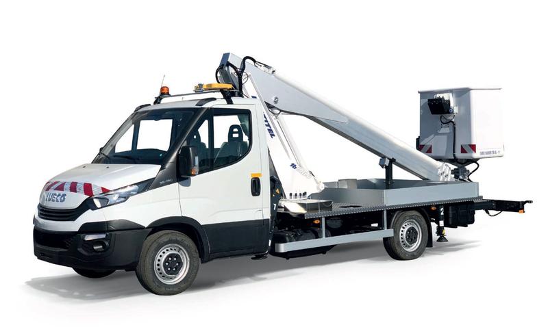 Camion Nacelle articulé MULTITEL 17m - Hauteur de travail 17m - Charge 200kg - 2 personnes
