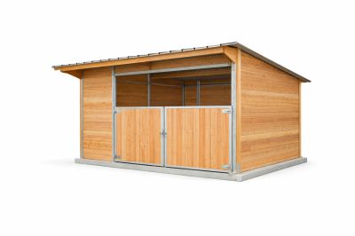 Stalle de poulinage en bois renforcé