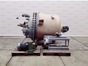 Réacteur industriel semi-continu