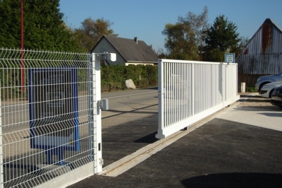 portail coulissant à rails