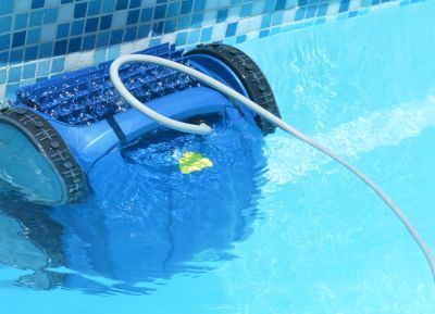 comment bien choisir son aspirateur pour piscine guide complet hellopro