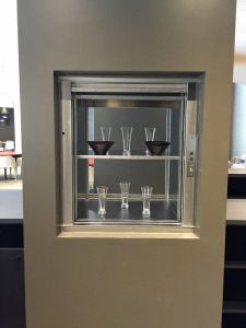 Combien coûte un monte-plat pour restaurant ?