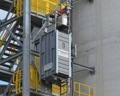 ascenseur de chantier industriel