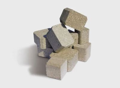 Dés de palette recyclés ou transformés Dés de palette recyclés ou transformés