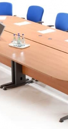 Combien coûte une table de réunion ?
