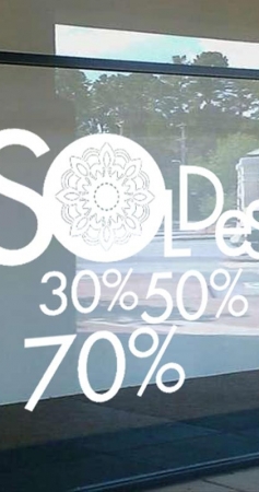Combien coûte un adhésif pour vitrine ?