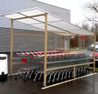 abri pour chariot avec toit en pente