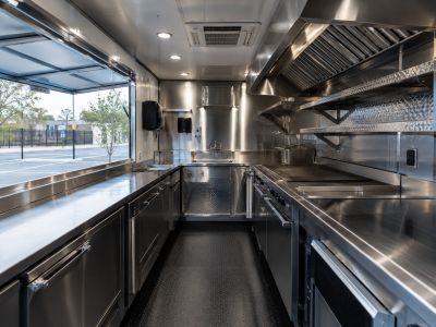 Comment aménager l'intérieur d'un food truck professionnel, conforme et fonctionnel ?