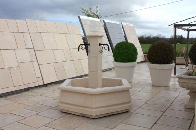 fontaine centrale sur pied